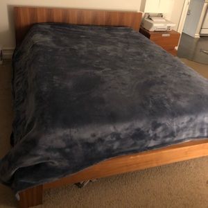 Heavy steel grey fleece blanket